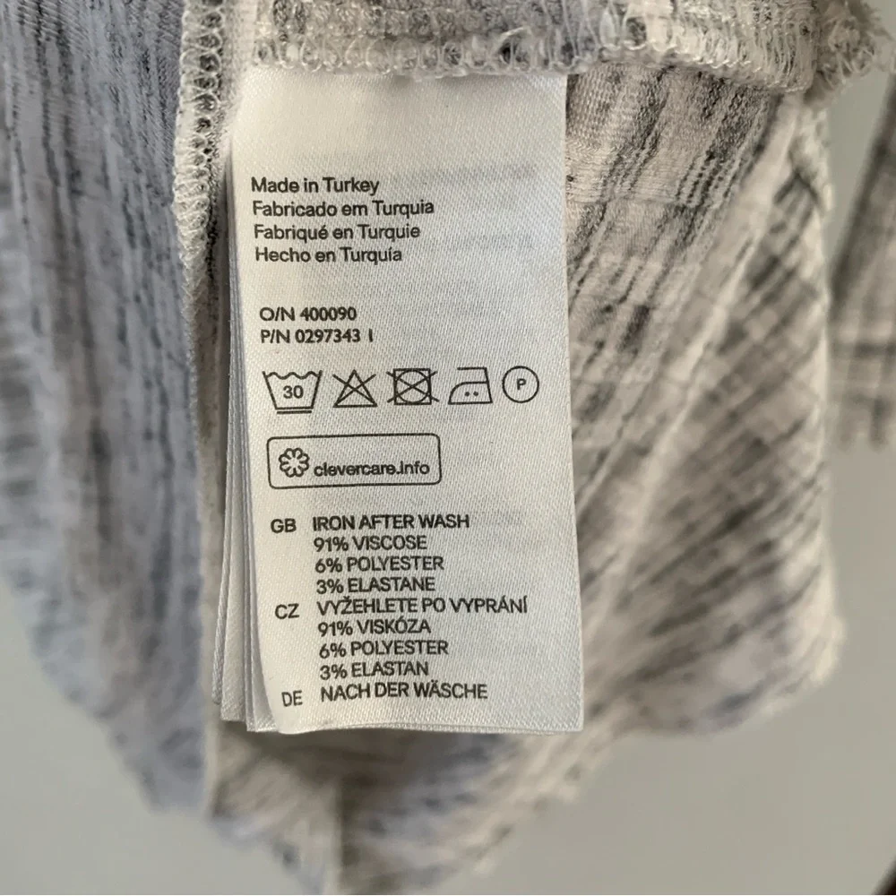 Maternity Shirt H&M Mama V Neck Black White Marled Long Sleeve Size Medium
